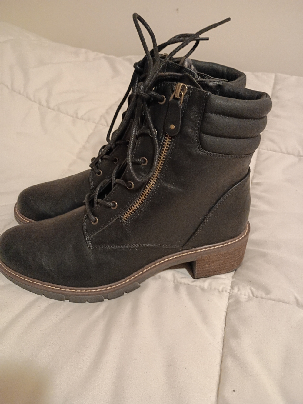 White Mountain Tappy Lug Sole Combat Boots Black Like New